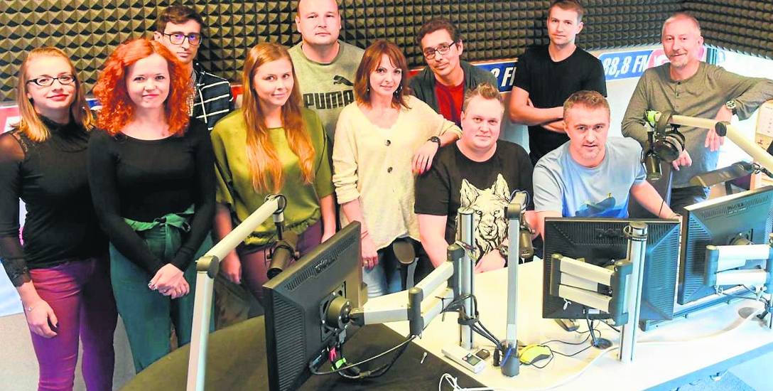 Malfunction Evaluation Skeptical Radio Gra kończy dziś 25 lat. Ta lokalna rozgłośnia od wielu lat jest  najchętniej słuchaną przez torunian - plus.nowosci.com.pl
