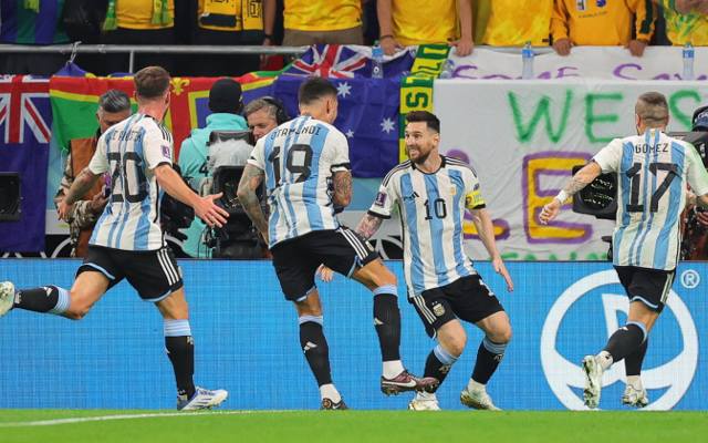 Argentyna awansowała do ćwierćfinału, ale Australia zagrała z podniesioną głową. Gol Messiego w tysięcznym meczu