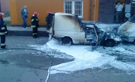 Przy ul. Magazynowej w Głogowie spłonął samochód (zdjęcia Czytelnika)