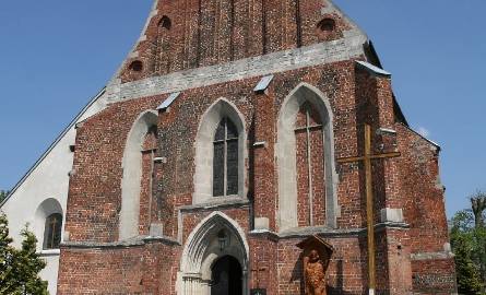 Warto zobaczyć kościół pod wezwaniem św. Władysława z ciekawą historią.