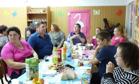 Piknik integracyjny Cafe Mama w Różanie. Zobacz zdjęcia