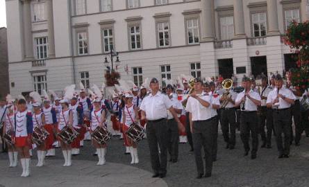 Kolejne orkiestry stawały obok Grandioso – okazale prezentuje się Orkiestra Wojskowa z Koszalina