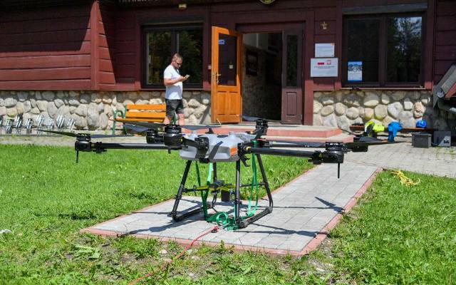 TOPR testuje nowego drona. Maszyna ma udźwig ok. 25 kg