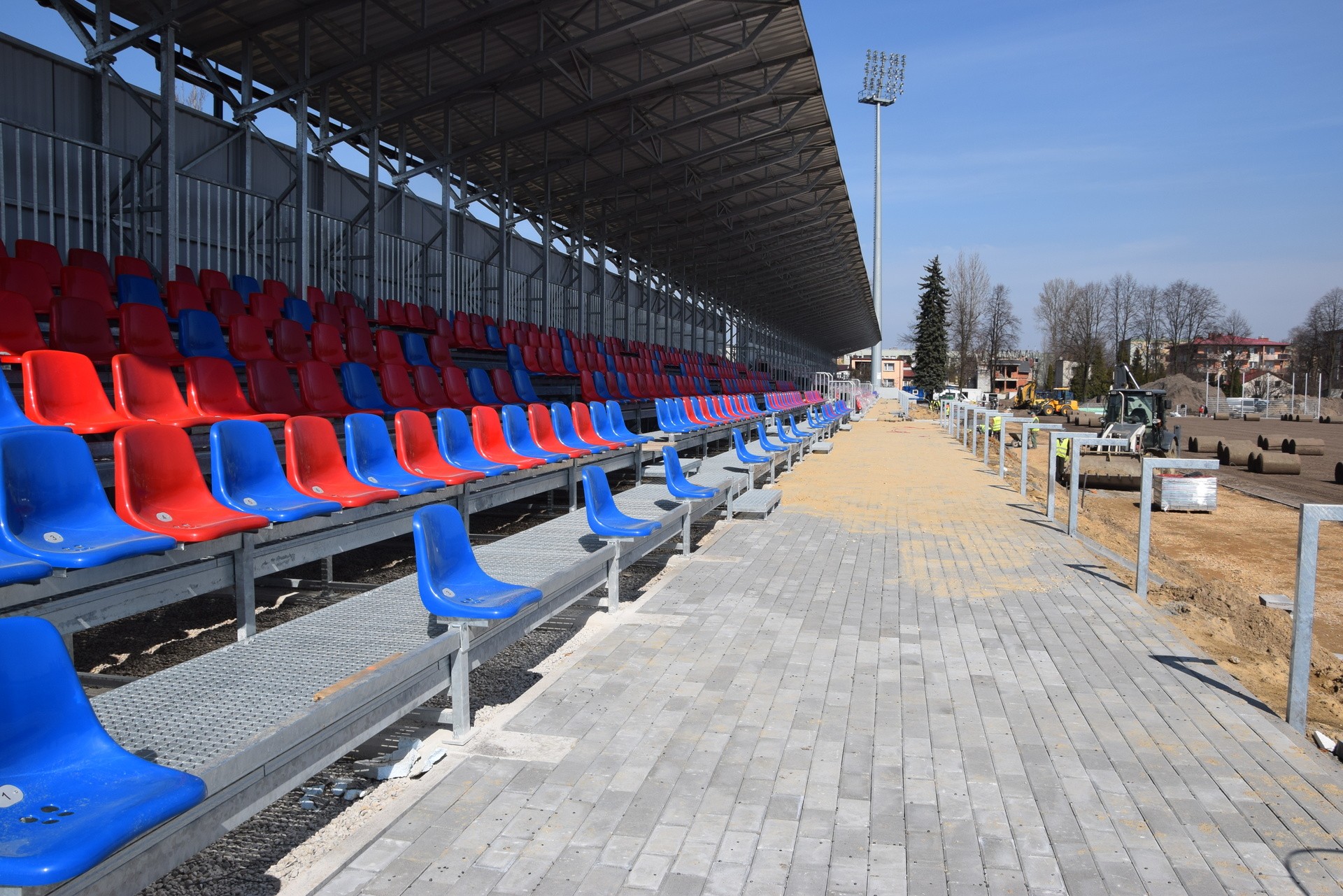 Na stadionie Rakowa CzÄ™stochowa rozkÅ‚adana jest juÅ¼ murawa