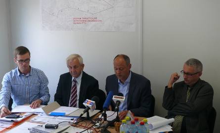 Na konferencji prasowej przedstawiciele konsorcjum przedstawili swoje stanowisko w sprawie inwestycji na Żółkiewskiego. Od lewej: inżynier kontraktu