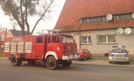 Od godz. 17.00 w czwartek niewybuchu pilnują strażacy z OSP Dobrodzień.