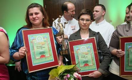 Świętokrzyskim Mistrzem Kuchni w kategorii kucharze-amatorzy została Alicja Podstawka (z prawej), którą wspomagała Wioletta Radziejewska.