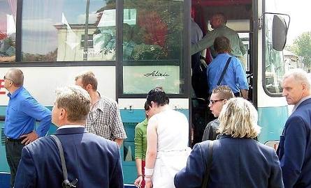 - Na pasażerów pociągów czekały w Radomiu podstawio-ne autobusy.
