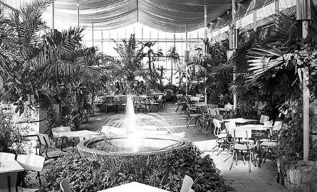 1965 r. - Przy wejściu goście mogli podziwiać fontannę