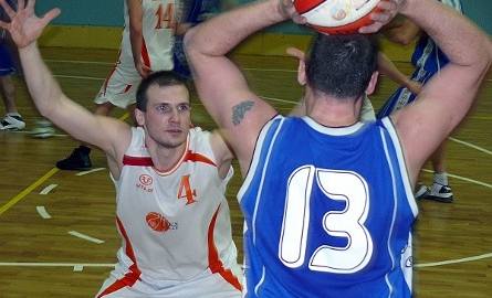 Paweł Bacik zdobył w meczu z Basketem tylko 2 punkty. Trafił 1 z 7 rzutów za 2 punkty. Zaliczył ponadto 3 asysty, 2 zbiórki i 1 przechwyt.