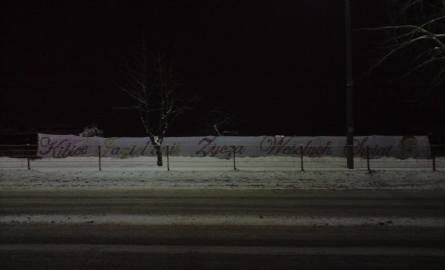 Kibice Jagiellonii wywiesili świąteczne transparenty. Zrobili to na własny koszt (zdjęcia)