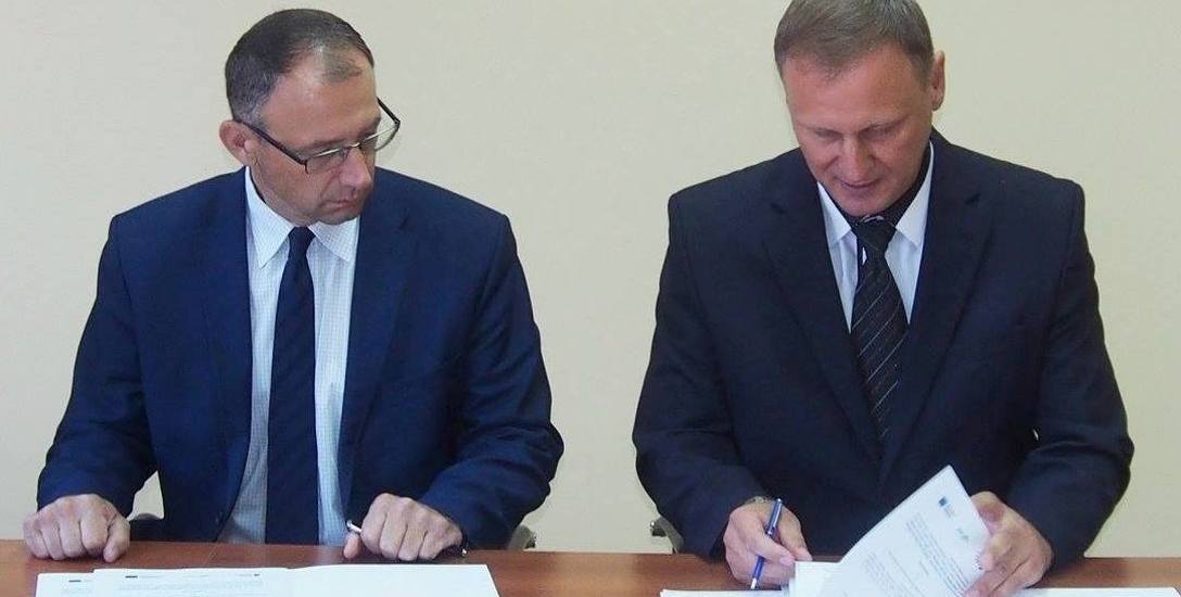 Starosta Mirosław Glaz oraz burmistrz Marek Cebula podpisali porozumienie w sprawie projektu rewitalizacji dolnego Krosna