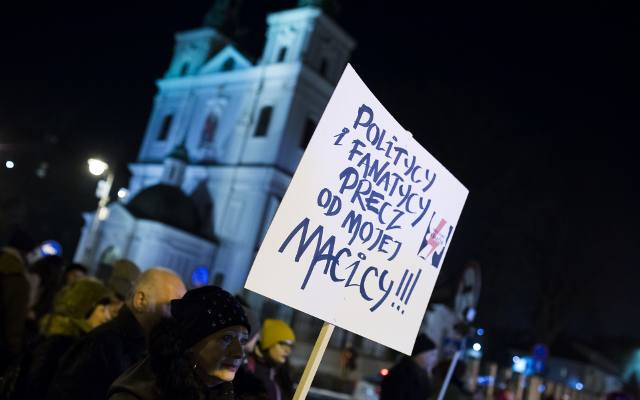 Kraków. Protest kobiet przeciwko zaostrzeniu prawa aborcyjnego [ZDJĘCIA]