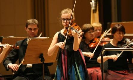 Adrianna Zając zagrała pierwszą część Koncertu e-moll Feliksa Mendelsohna podczas koncertu z orkiestrą filfarmoników kieleckich. Emocje były tak duże
