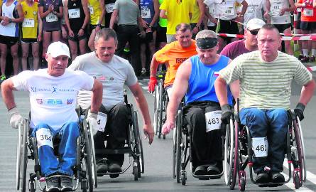 Niepełnosprawni na wózkach dostali mocne brawa.