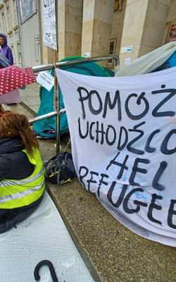 Protest aktywistek i aktywistów w spawie uchodźców we Wrocławiu.