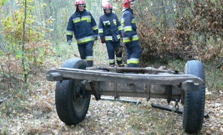 Przód furmanki strażacy znaleźli kilka kilometrów od miejsca wypadku.