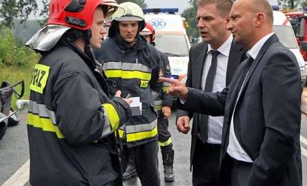 Wypadek na krajowej 6. Minister Arłukowicz w akcji [zdjęcia]