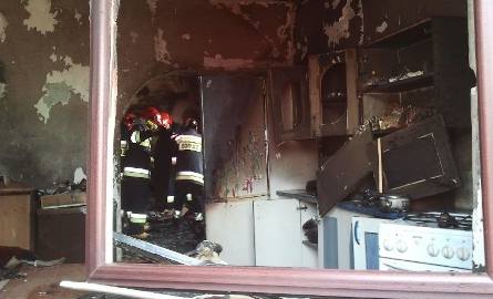 Pożar w w Skalbmierzu. Płonął dom, dwie osoby ranne 