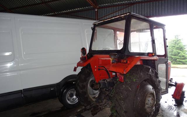Traktor skradziony pod Buskiem odnaleziony w rowie