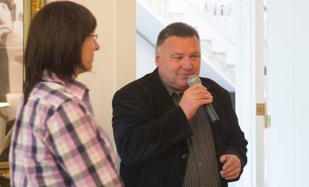 Tomasz Tyczyński, dyrektor Muzeum we Wsoli, gratulował zwycięzcom znajomości wiedzy o regionie..