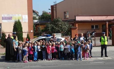 W akcji uczestniczyły dzieci ze szkoły podstawowej w Przysusze.