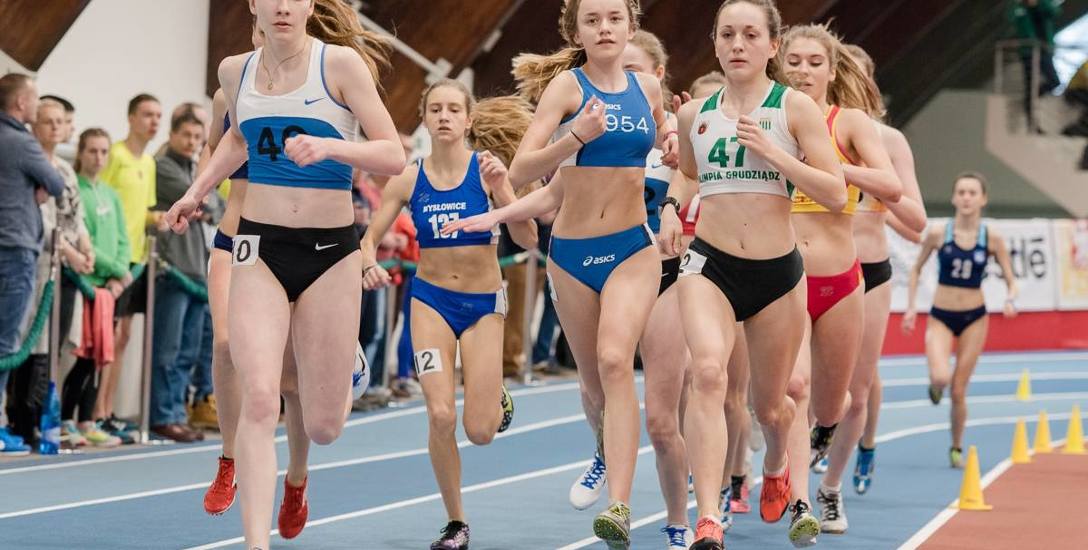 Eliza Megger (nr 47) w biegu na 2000 metrów pobiła o 0,38 sekundy rekord Polski juniorek młodszych Sofii Ennaoui (Lubusz Słubice), który ta ustanowiła