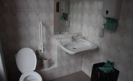 Toaleta dla niepełnosprawnych w UM - tu w ramach obecnie planowanych prac remontu nie będzie.