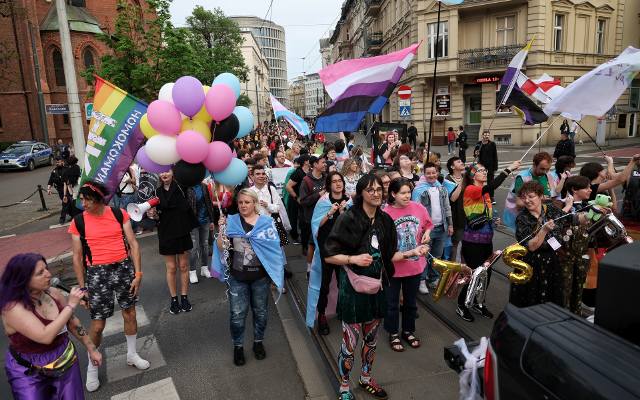 Trans Pride Poznań 2024. Marsz Równości Osób Transpłciowych przeszedł przez Poznań. 