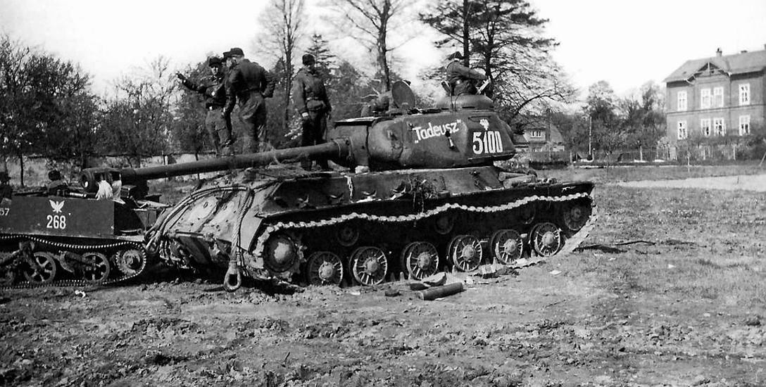 Zdobyty przez Niemców czołg IS-2 z 5. Pułku Czołgów Ciężkich