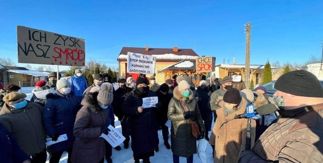 Protest mieszkańców przeciwko kurnikom, który odbył się w lutym 2021 roku.
