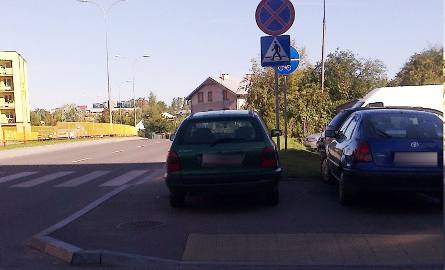 Ul. Bohaterów Getta: Parkowanie przy Biedronce