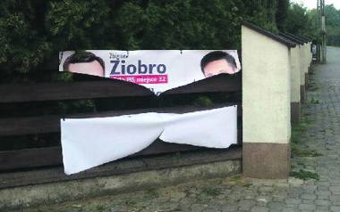 Zniszczony baner kandydatów do Sejmu Zbigniewa Ziobro i do Senatu Jacka Włosowicza.