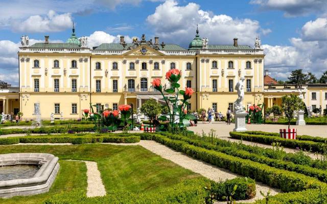 Białystok na weekend – co warto zobaczyć? 9 najlepszych atrakcji stolicy Podlaskiego, nie tylko Pałac Branickich i „Dziewczynka z konewką”