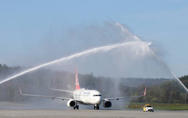 Z Kraków Airport do Stambułu. 1 maja na krakowskim lotnisku salutem wodnym powitano pierwszy samolot Turkish Airlines. Brama Orientu otwarta
