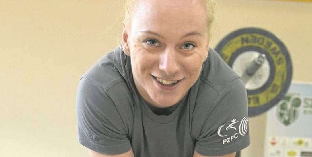 Joanna Łochowska ma 29 lat i jest zawodniczką UKS-u Zielona Góra. Zajęła 13 miejsce na igrzyskach w Londynie. Nie pojechała do Rio
