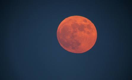 Zdjęcia półcieniowego zaćmienia Księżyca