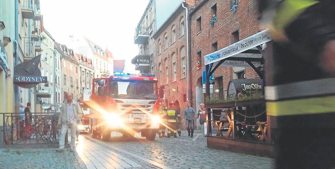 Toruńska straż pożarna wyjeżdża do fałszywego alarmu średnio co trzy dni. W weekend jechała aż trzy razy, wczoraj raz.