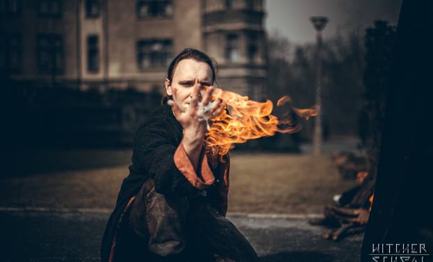 ... a jeszcze innym (ale tylko wyznaczonym przez organizatorów specjalistom) magia i ogień. Witcher School okrasza swoje larpy efektami specjalnymi.