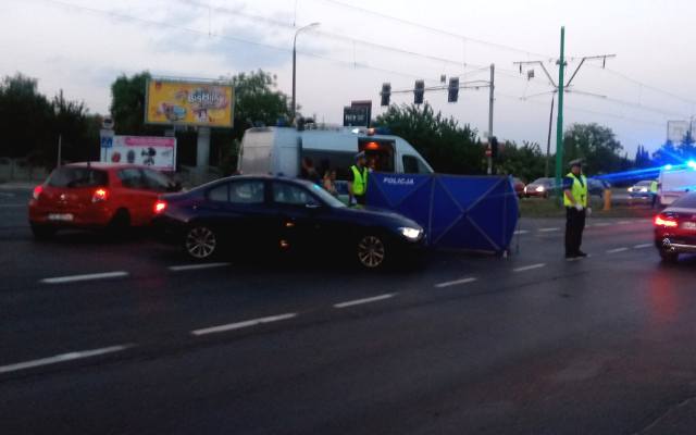 Poznań: Wypadek na Hetmańskiej. 8-latek też miał czerwone światło. Motornicza tramwaju i tak może dostać zarzuty za śmiertelne potrącenie
