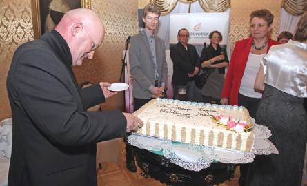 Urodzinowy tort kroki Maciej Świdziński