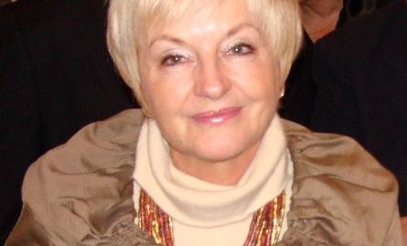 3.    Zofia Zawadzka, prezes żagańskiego Związku Nauczycielstwa Polskiego rozpoczęła pracę nauczycielki 40 lat temu w w szkole w Wichowie. – Uczyłam się