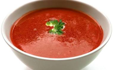 Zupa pomidorowa ze świeżych pomidorów.