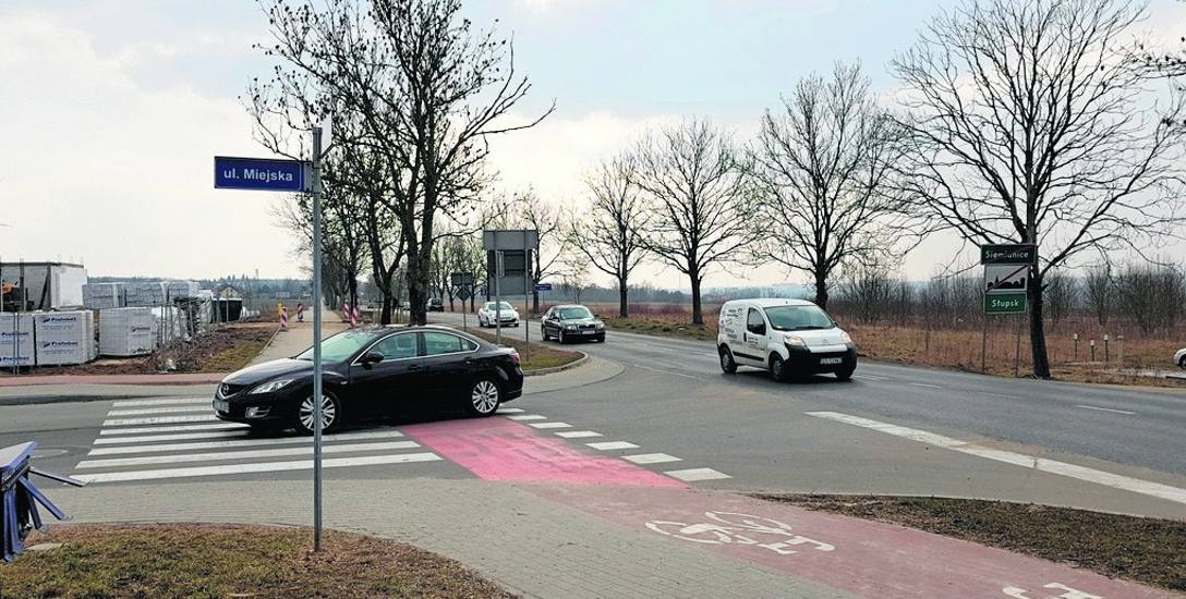 Prace budowlane obok skrzyżowania ulicy Kaszubskiej i Miejskiej są kłopotliwe - skarżą się czytelnicy. Miasto nakłada kary, a do tego inwestora wkrótce