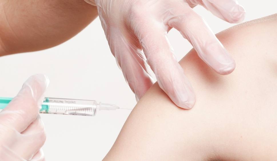 Film do artykułu: Już jest! Bezpłatna szczepionka przeciwko wirusowi HPV. Zobacz, gdzie w Świętokrzyskiem zaszczepić swoje dziecko