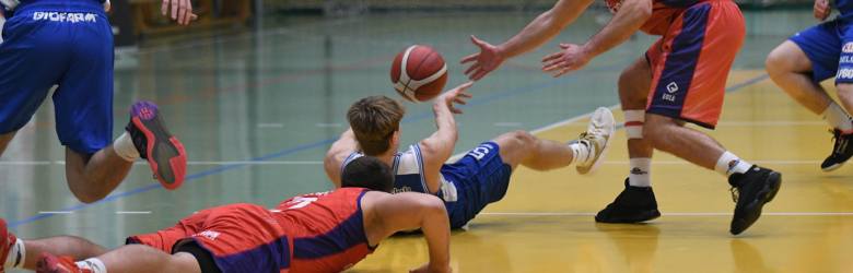 Koszykarze BC Swiss Krono bez problemu pokonali juniorów z Basket Poznań. To zwycięstwo było im potrzebne