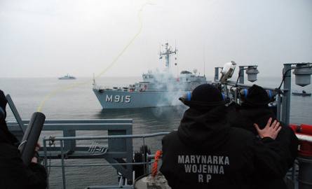 Marynarze z Czernickiego podczas akcji.