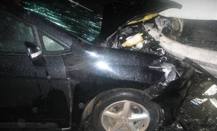 Tragiczny bilans weekendu - dwa wypadki na drogach powiatu. Kierowcy zasypiają za kierownicą (zdjęcia)