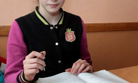 Często przychodzę tu odrobić lekcje, porozmawiać z koleżankami – mówi 12-letnia Dorota Brodecka. – Ciekawiej tu niż siedzieć samemu w domu.