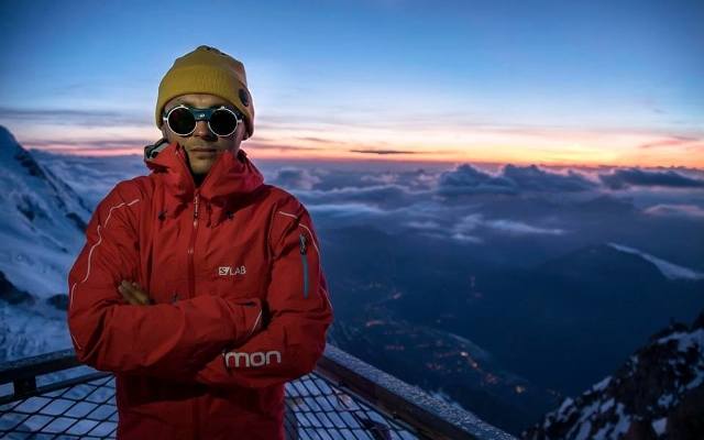 Andrzej Bargiel na szczycie K2. Zakopiańczyk zjeżdża na nartach z 